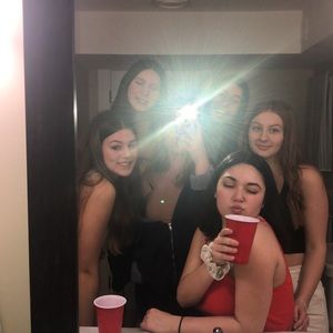 Meet your Posher, Neve